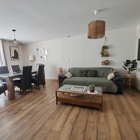 Maisondeville_Le_Cent_Un Angoulême Extérieur photo