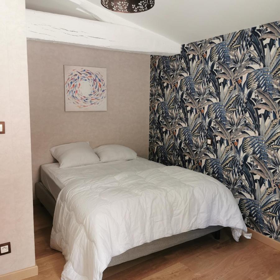 Maisondeville_Le_Cent_Un Angoulême Extérieur photo